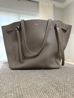 CELINE
Phantom leather handbag